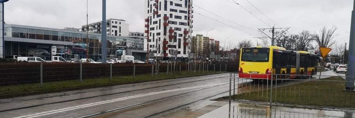 Udało się znaleźć projektanta buspasa na Bardzkiej. Miasto zdecydowało się zapłacić więcej i jest!