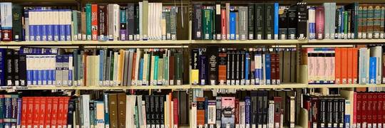Література українською мовою у книгарні Tajne Komplety