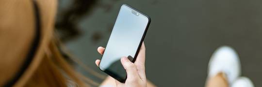 Wrocław: 39-latek poprosił o 6 cyfr z telefonu i ściągnął kobiecie 20 tys. zł z konta