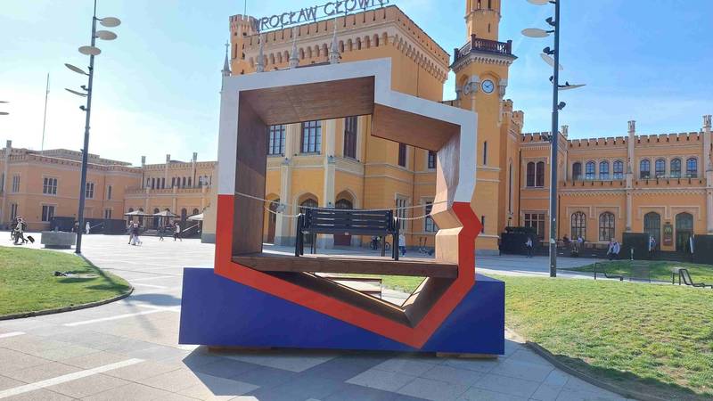 Ławka-Polska we Wrocławiu / fot. Bartosz Senderek