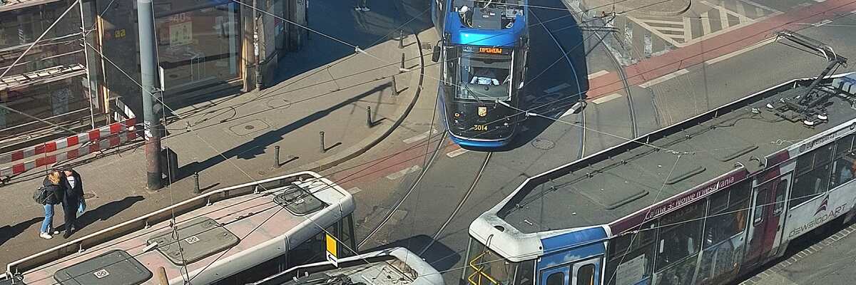 Wrocław: Ruszają remonty torowisk na Świdnickiej i Teatralnej. Tak od weekendu pojadą tramwaje