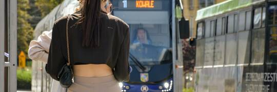 Student we Wrocławiu. Czy opłaca się kupić bilet miesięczny na MPK? [CENY, ZASADY, RODZAJE BILETÓW]