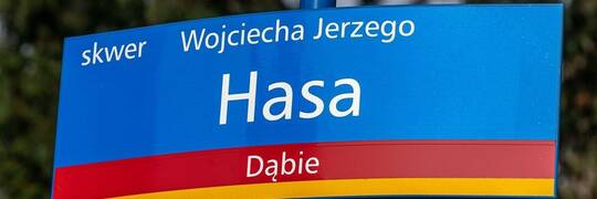 Wrocławski skwer od dziś nosi imię Wojciecha Jerzego Hasa [ZDJĘCIA]