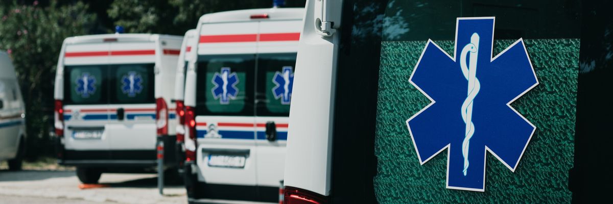 Wrocław: 73-latka runęła na chodnik przy Ślicznej