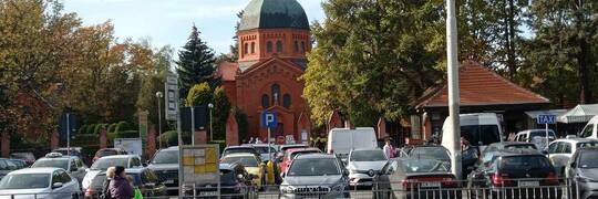 Wrocław: Czy można jeszcze dojechać samochodem do cmentarzy? Zmiana organizacji ruchu na 1 listopada