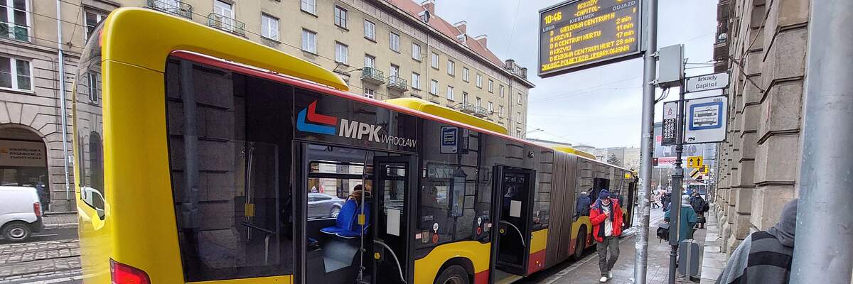 Wrocław: Do końca listopada mogą nie działać tablice z rozkładami jazdy