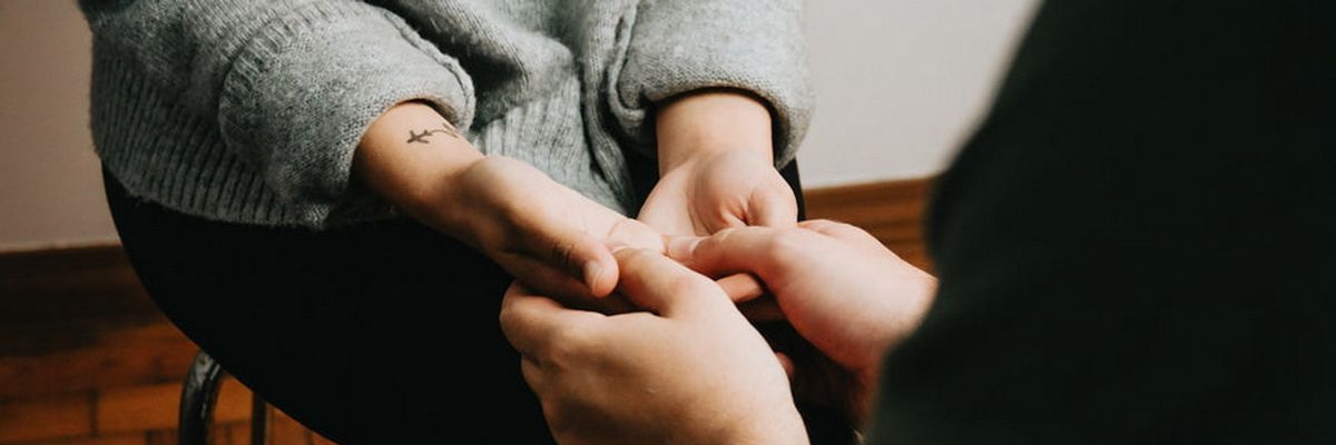 Українці у Польщі можуть долучитись до проєкту психологічної підтримки для батьків і вчителів, які виїхали через повномасштабну війну