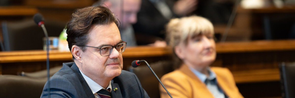 Igor Wójcik dołączył do Rady Miejskiej Wrocławia. Kim jest nowy radny?