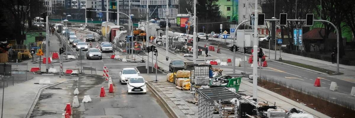 Remont ul. Długiej w większym zakresie niż planowano [ZDJĘCIA Z DRONA]