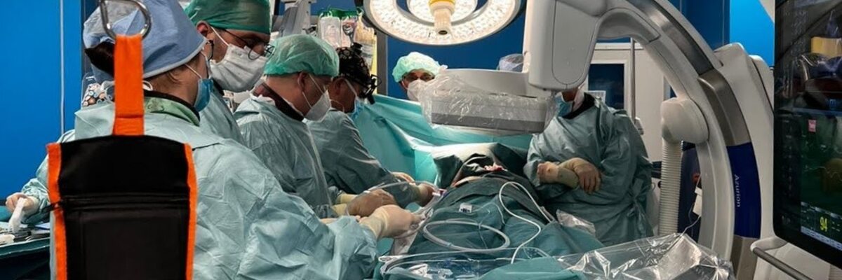 Pionierska operacja we Wrocławiu. Lekarze uratowali życie 47-latka [ZDJĘCIA]