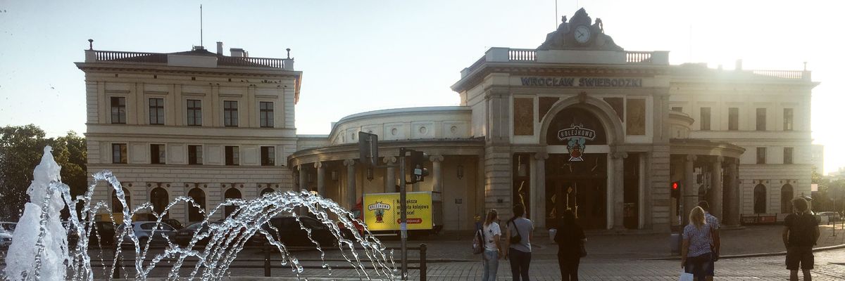 Nalot na Świebodzki i Młyn. Wykryto oszustwo na ponad 412 tys. zł