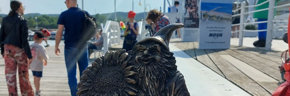 Krasnal Życzliwek na stałe zamieszkał w Sopocie. Ma pomóc wrocławskiej branży turystycznej [ZDJĘCIA]