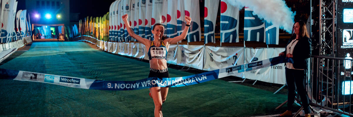 Przez Wrocław przebiegł Nocny Półmaraton [ZDJĘCIA, ZWYCIĘZCY]