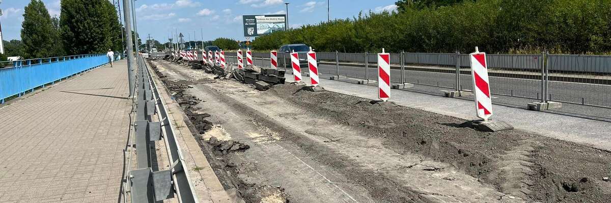 Na Armii Krajowej już zerwali asfalt. Co tam powstaje? [ZDJĘCIA]