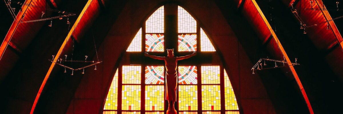 Włamanie do kościoła pod Wrocławiem. 34-latek ukradł pieniądze, monstrancję i kielich