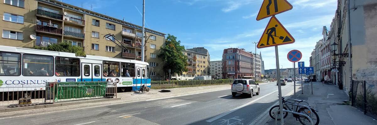 Remont na Kazimierza Wielkiego zakończony przed terminem. Od rana ruch odbywa się tu już normalnie
