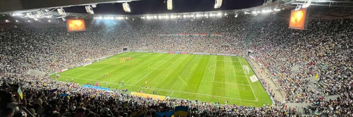 Wrocławski stadion Tarczyński Arena w niecały miesiąc przyciągnął 120 tys. widzów. Co tam się działo?