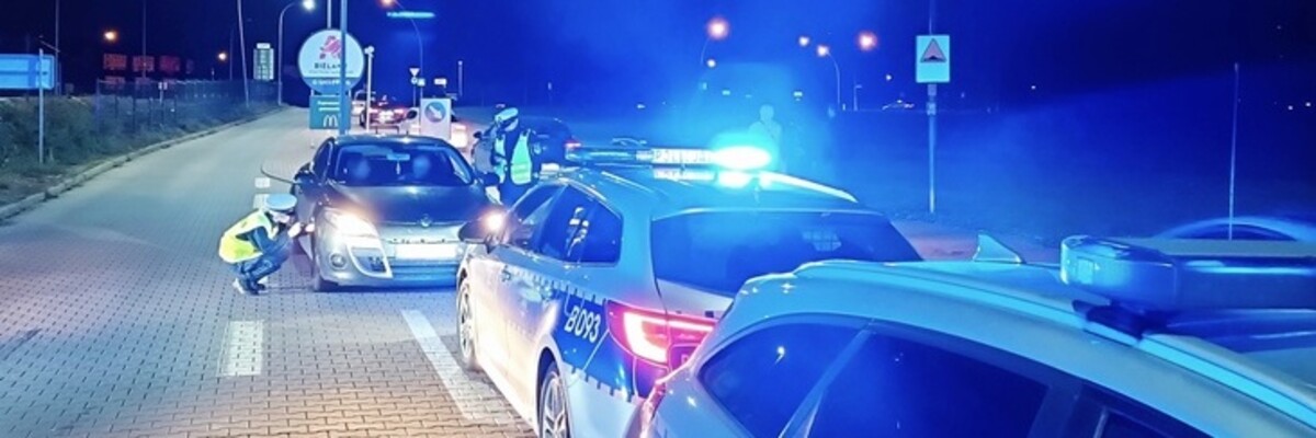 Bielany Wrocławskie: Policja interweniowała ws. nielegalnych wyścigów ulicznych. 90 kierowców straciło dowody rejestracyjne [ZDJĘCIA]