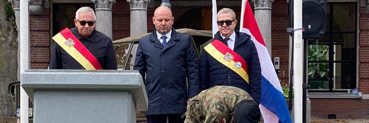 Wrocławscy radni miejski pojechali do Holandii, żeby oddać hołd gen. Maczkowi [ZDJĘCIA]