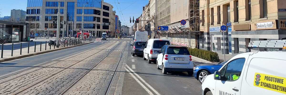 11 listopada Parada i Marsz we Wrocławiu. Utrudnienia dla kierowców od rana do wieczora [11.11.2023]