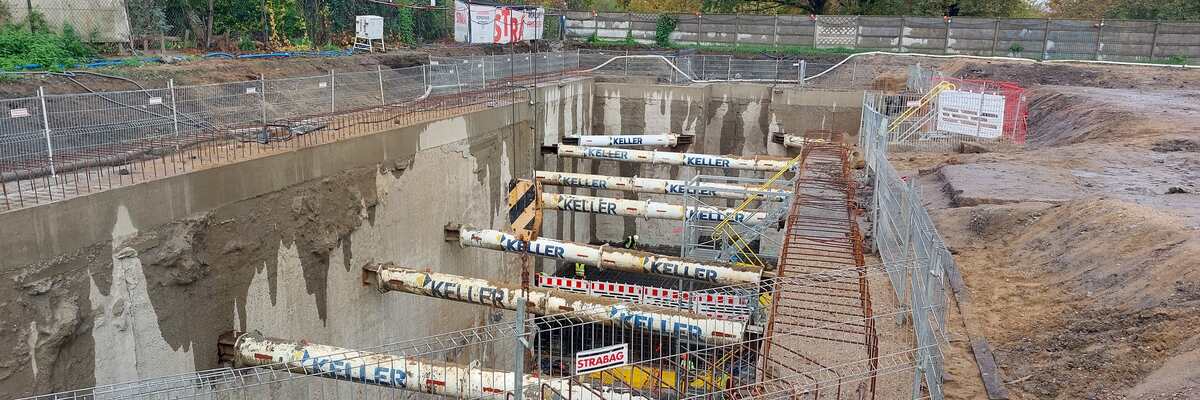 Wrocław będzie odzyskiwał ciepło ze ścieków. Na Szczepinie już wykopali 26-metrową dziurę na Wrompę [ZDJĘCIA]