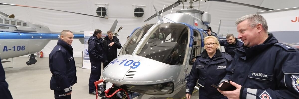 Wrocławscy policjanci dostali nowy śmigłowiec. Ma pomóc w ściganiu piratów drogowych [ZDJĘCIA]