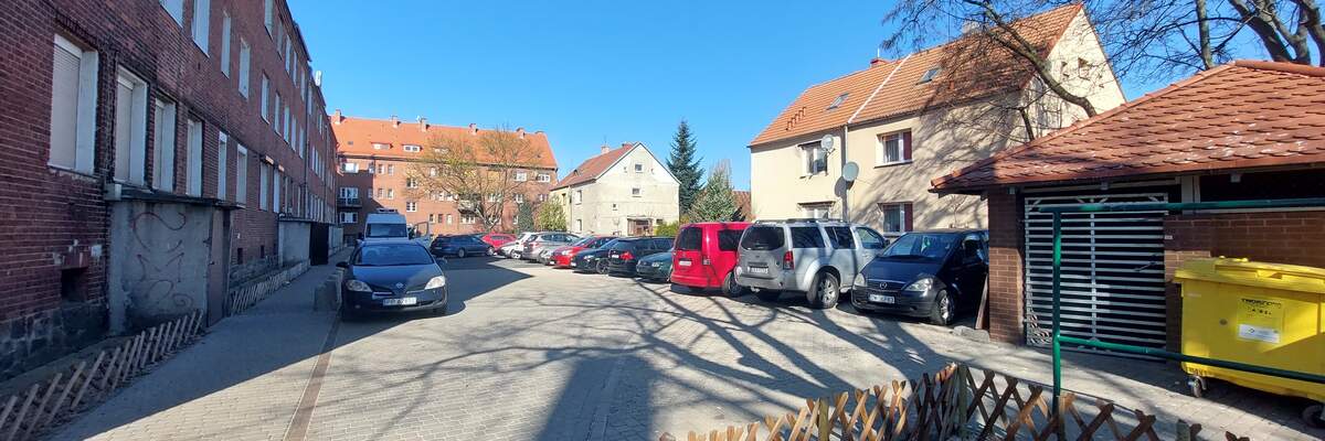 Wrocław uruchamia program „Nasze Podwórko”. Będzie można wydzierżawić podwórko za złotówkę i 100 tys. zł na remont