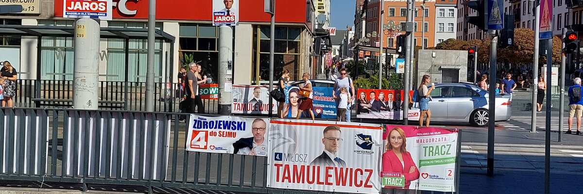 Banery polityków znów zawisną na płotkach, barierkach i latarniach. Wrocławscy urzędnicy przypominają zasady