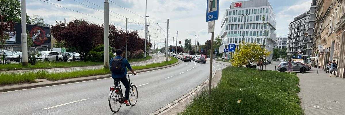 Wrocław: Miasto planuje przebudowę Dubois. Ścieżki rowerowe po obu stronach ulicy
