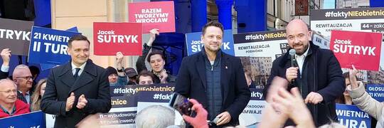 Trzaskowski i Jaros na ostatnim wiecu Jacka Sutryka: „Idźcie na wybory i mądrze wybierajcie”