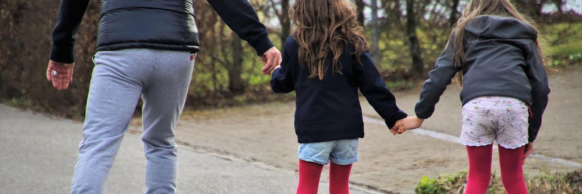 ZUS przestrzega Ukraińców. Jeśli wyjadą bez słowa, będą musieli oddać 500+ z odsetkami
