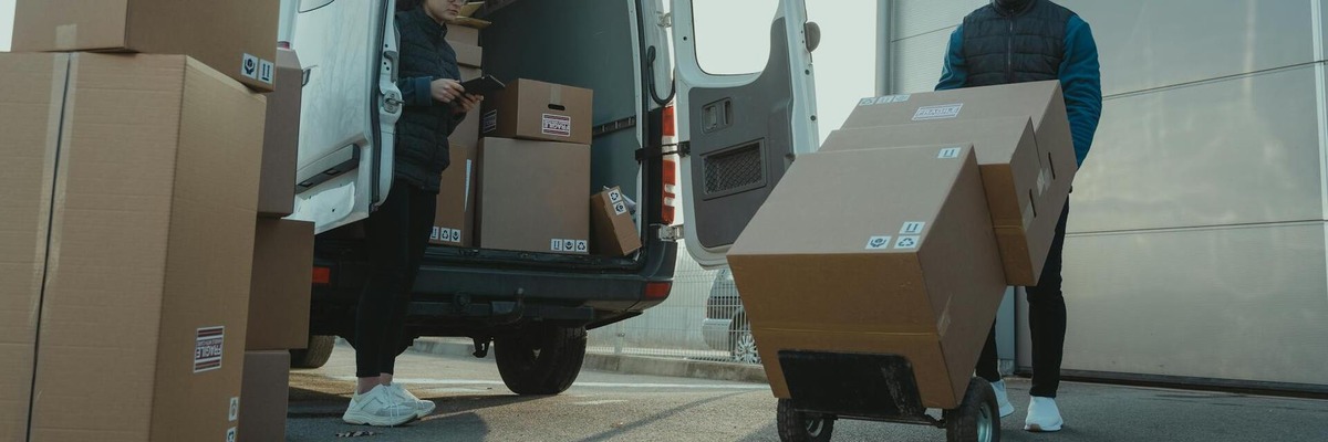 Koniec z busami kurierów w centrum Wrocławia? Przesyłki mają być dowożone tylko do pl. Wolności
