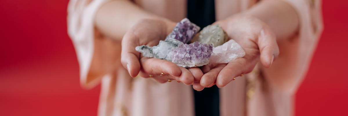 We Wrocławiu odbędzie się Giełda Minerałów i Biżuterii. Atrakcja specjalna: świecące minerały UV
