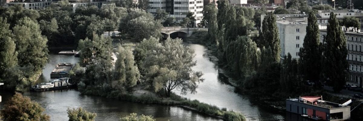 Koniec „turystyki powodziowej”! We Wrocławiu wprowadzono zakaz wchodzenia na wały przeciwpowodziowe