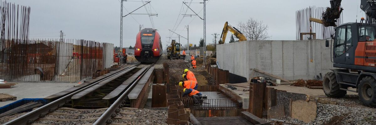 Budują nowy przystanek kolejowy w Oławie. Do Wrocławia dojedziemy stąd w 22 minuty [ZDJĘCIA]
