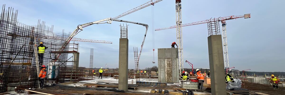 Nowy szpital onkologiczny na wrocławskich Złotnikach. Jak idzie budowa?