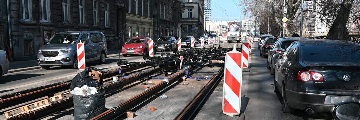 Wrocław: Ile jeszcze potrwa remont torowiska na Podwalu przy pl. Jana Pawła II?