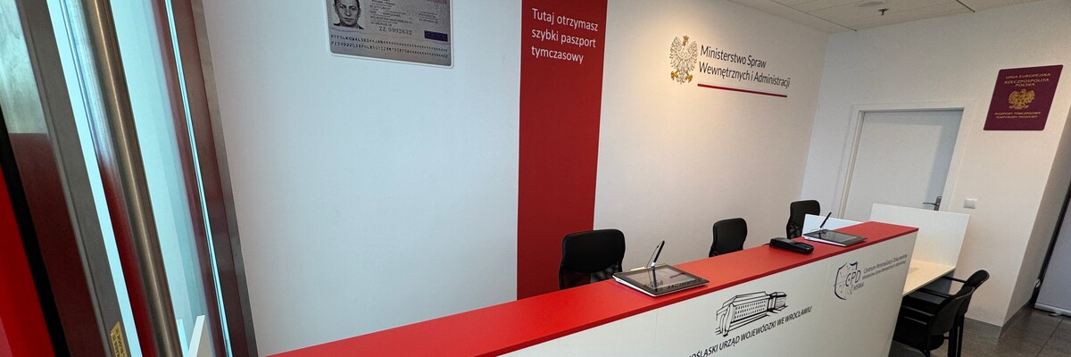 Na wrocławskim lotnisku powstał punkt MSWiA. Za 30 zł wyrobisz w nim paszport od ręki