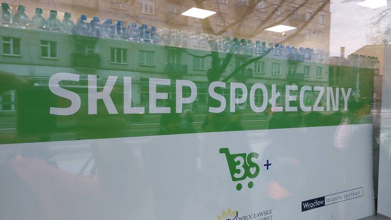Sklep Społęczny przy ul. Sądowej działał od grudnia 2022 do marca 2025 (zdjęcie archiwalne) / fot. Bartosz Senderek