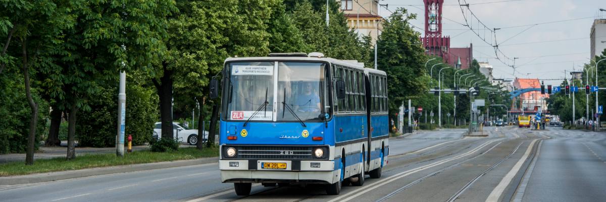 Noc Muzeów we Wrocławiu. W sobotę darmowe przejazdy zabytkowymi tramwajami i autobusami