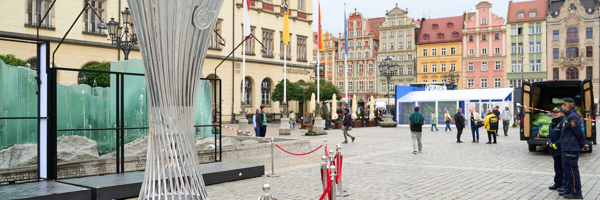 Zakorkowane ulice i mecz, na który nie ma już biletów. Miasto przekonuje jednak, że Wrocław na tym zyska