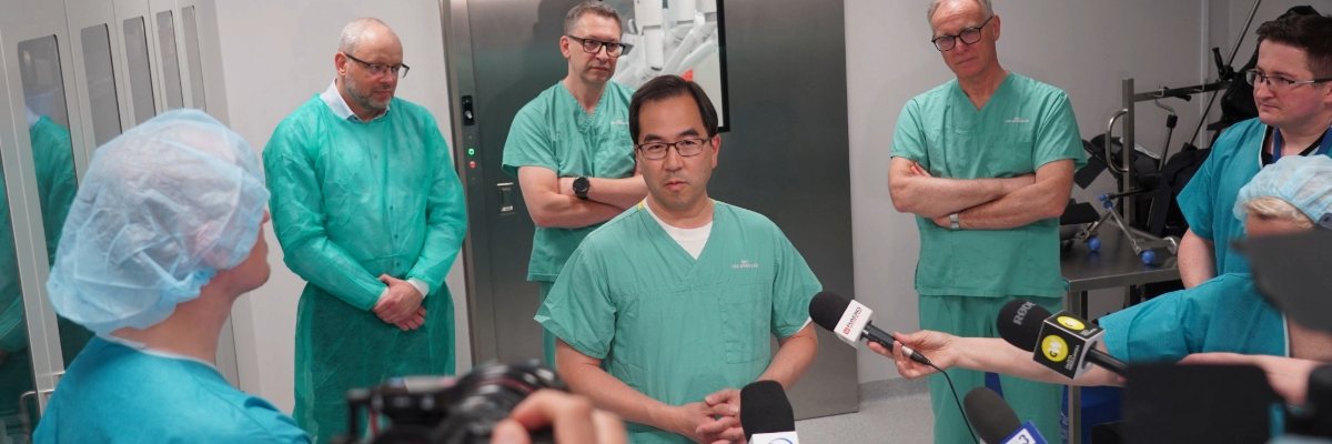 Wybitny onkolog z Kalifornii we Wrocławiu. Nadzorował sześć operacji