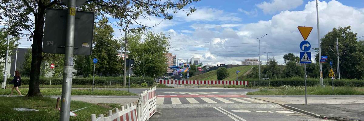 Ruszyła budowa nowego przejścia dla pieszych przez Ślężną [ZDJĘCIA]