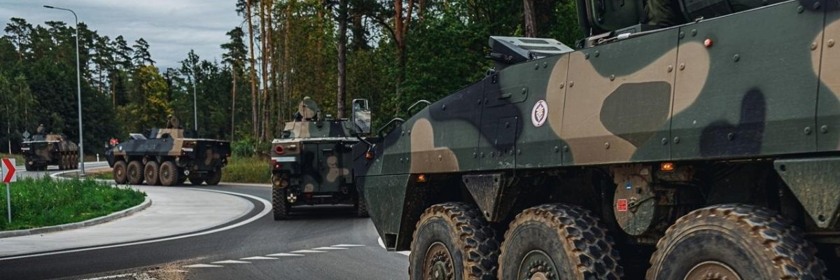 Na drogach możemy zobaczyć wzmożony ruchu pojazdów wojskowych. Sztab podał powód