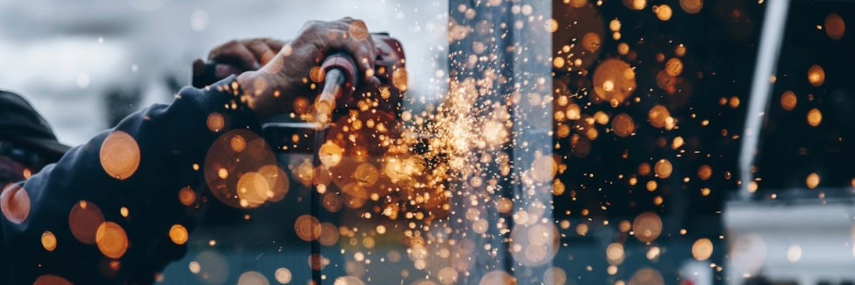 Maszyny do obróbki metalu – kompleksowe rozwiązania dla przemysłu