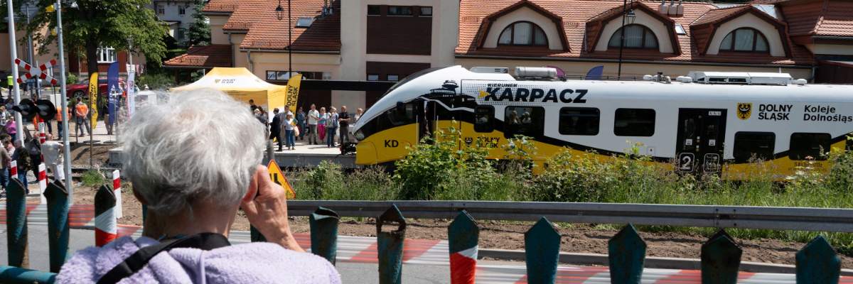 Pociąg do Karpacza przypadł do gustu turystom. W pierwszym sezonie 140 tys. pasażerów