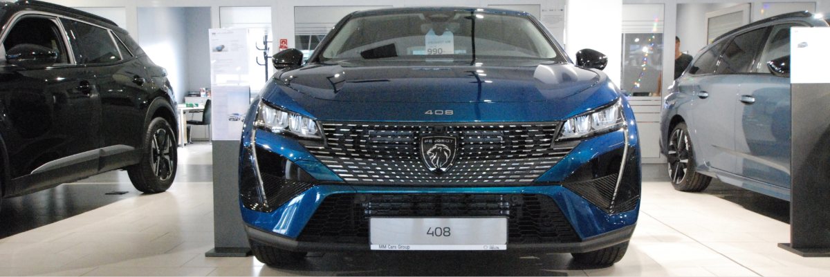 Wyprzedaż rocznika w Peugeot. Hybrydowy fastback w leasingu już od 990 zł netto miesięcznie