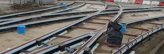 Remont na Piłsudskiego: 7 linii tramwajowych jeździ objazdami