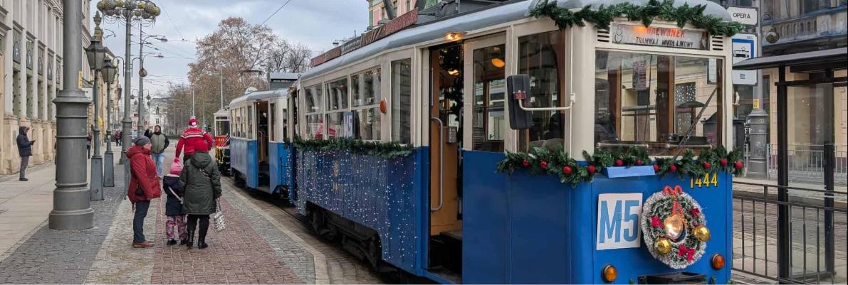 Wrocław: Świątecznie przyozdobiony tramwaj wyjedzie na trasę raz jeszcze!