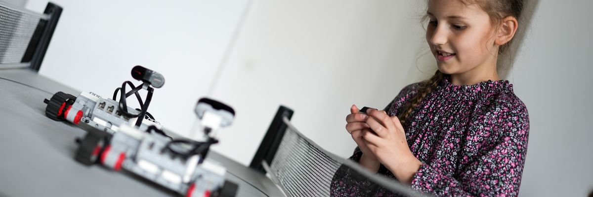 Wrocław: W dwóch szkołach miasto sfinansuje zajęcia z budowania robotów [ZDJĘCIA]